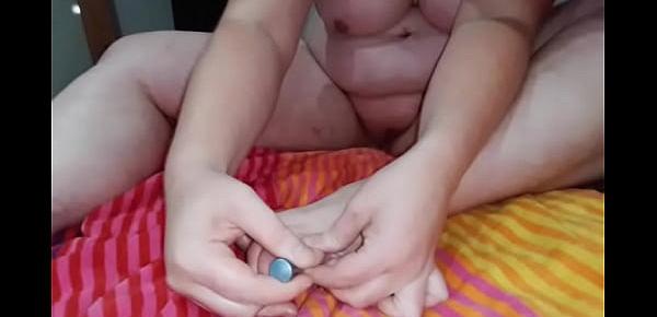  Nude bbw entertaining her foot fetish fans by polishing her toe nails